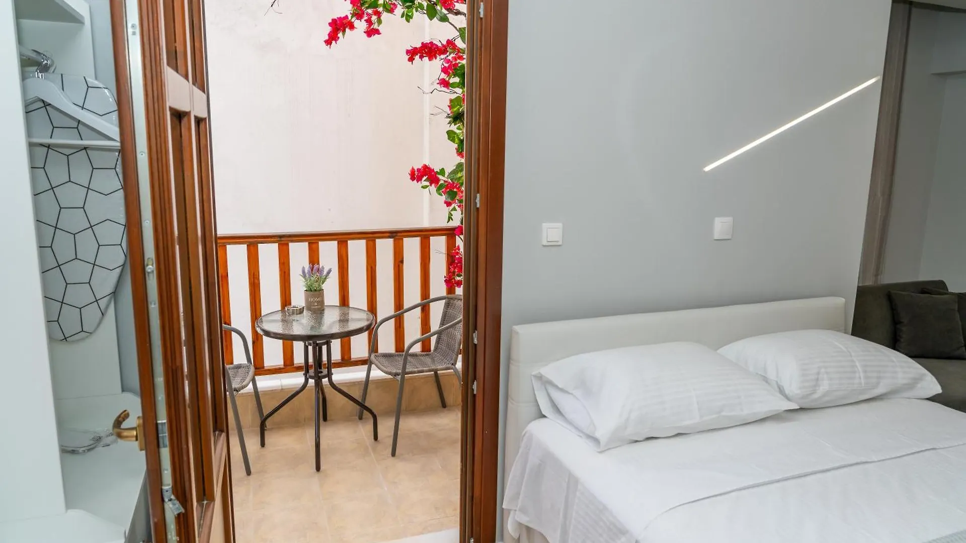 Naos Studio Thessaloniki 0*,  Greece